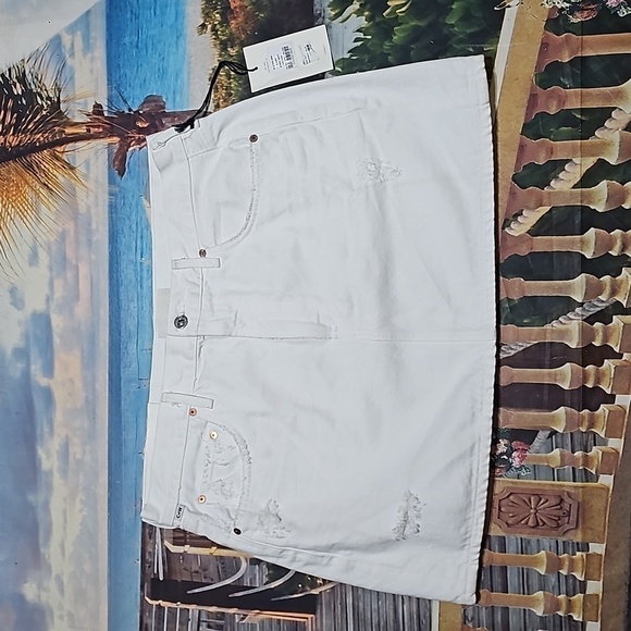 Citizens of Humanity Distressed White Denim Mini Skirt Size 32 - Picture 1 of 7